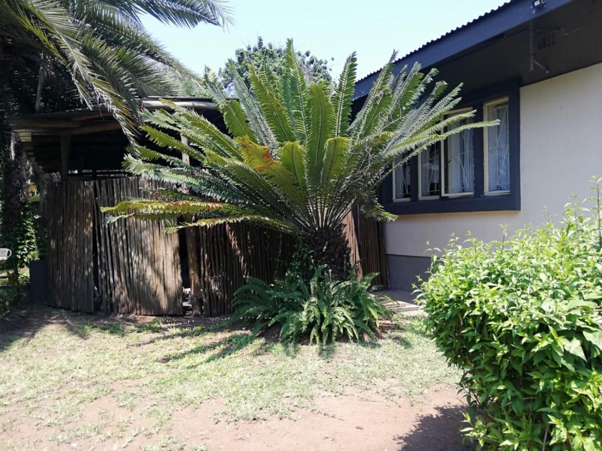 Elephant Walk Guesthouse And Back Packers Phalaborwa Exterior foto
